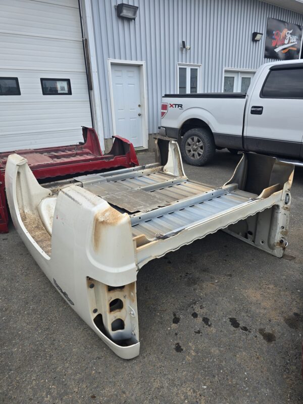 6FT - Chevy - 1500 - 2500 - 3500 - HD Short Truck Bed - White - Image 5