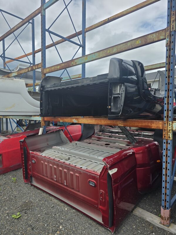 8FT - Ford F350 - 2017 FORWRAD - DUALLY Bed Box. - Image 2