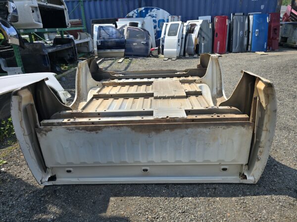 6FT - Chevy - 1500 - 2500 - 3500 - HD Short Truck Bed - White - Image 3