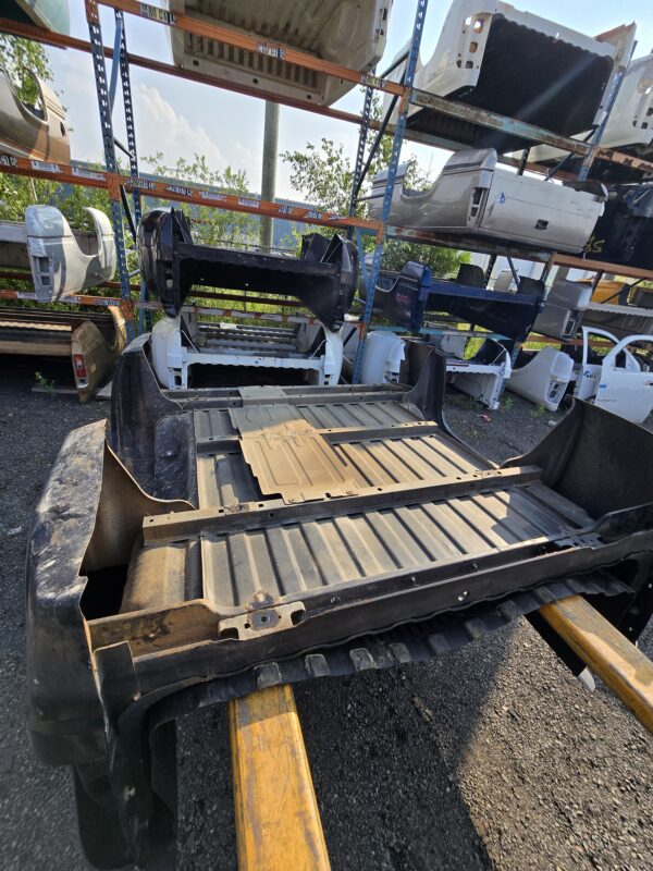6.5 FT - 07-13 Chevrolet Silverado / GMC Sierra - Dually Bed - Image 2
