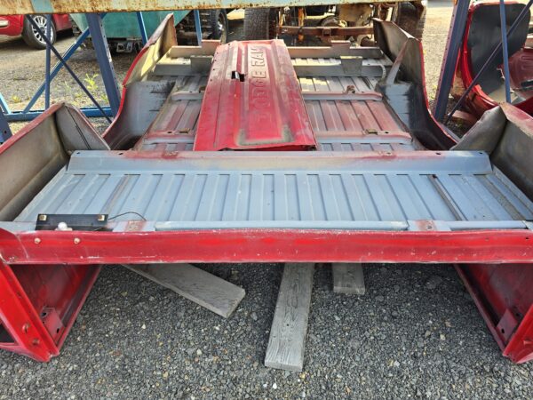 8ft - 81-93 - 1st Gen Dodge RAM 8ft - Truck Bed - Red. - Image 3